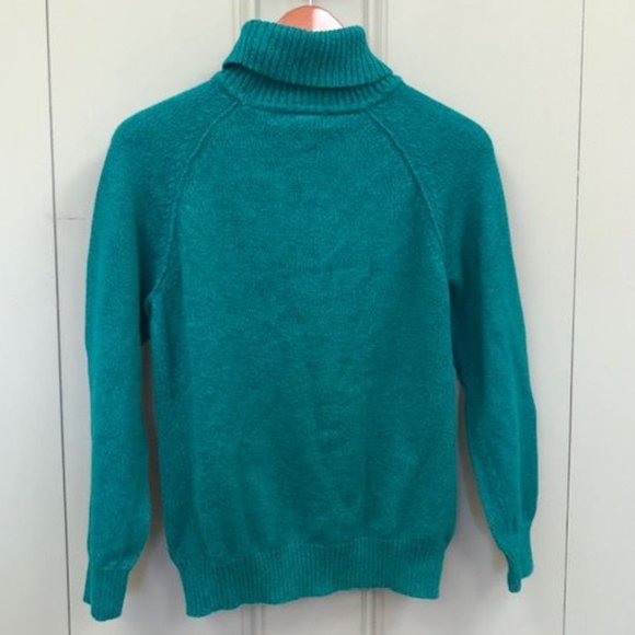 Green Turtle Neck Sweat Shirt - Picture 2 of 3